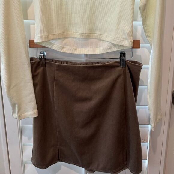 Super cute corduroy skirt - Picture 6 of 7